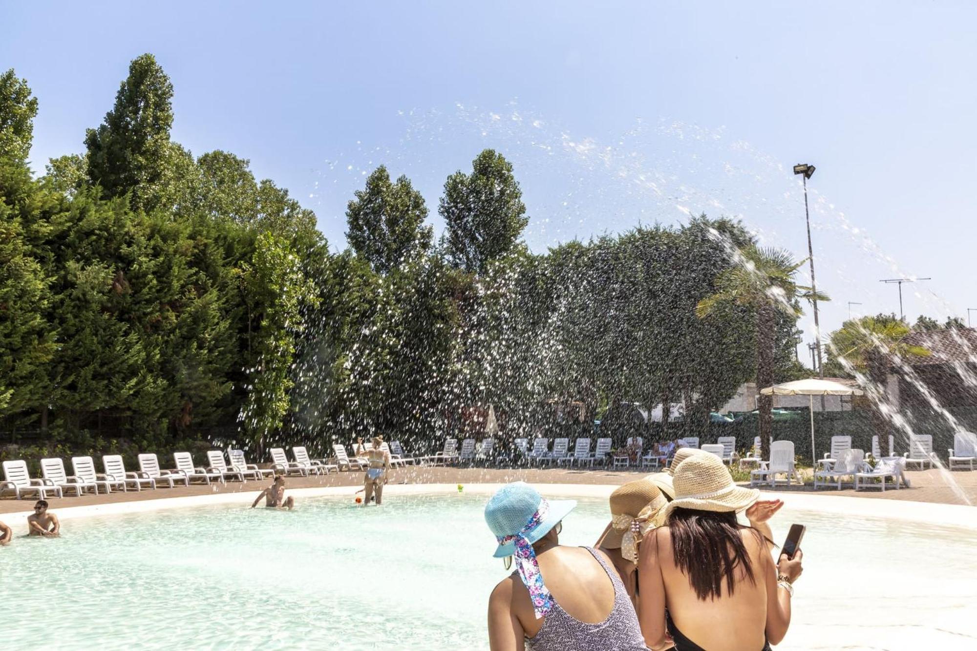 Hu Venezia Camping In Town Marghera Exterior photo