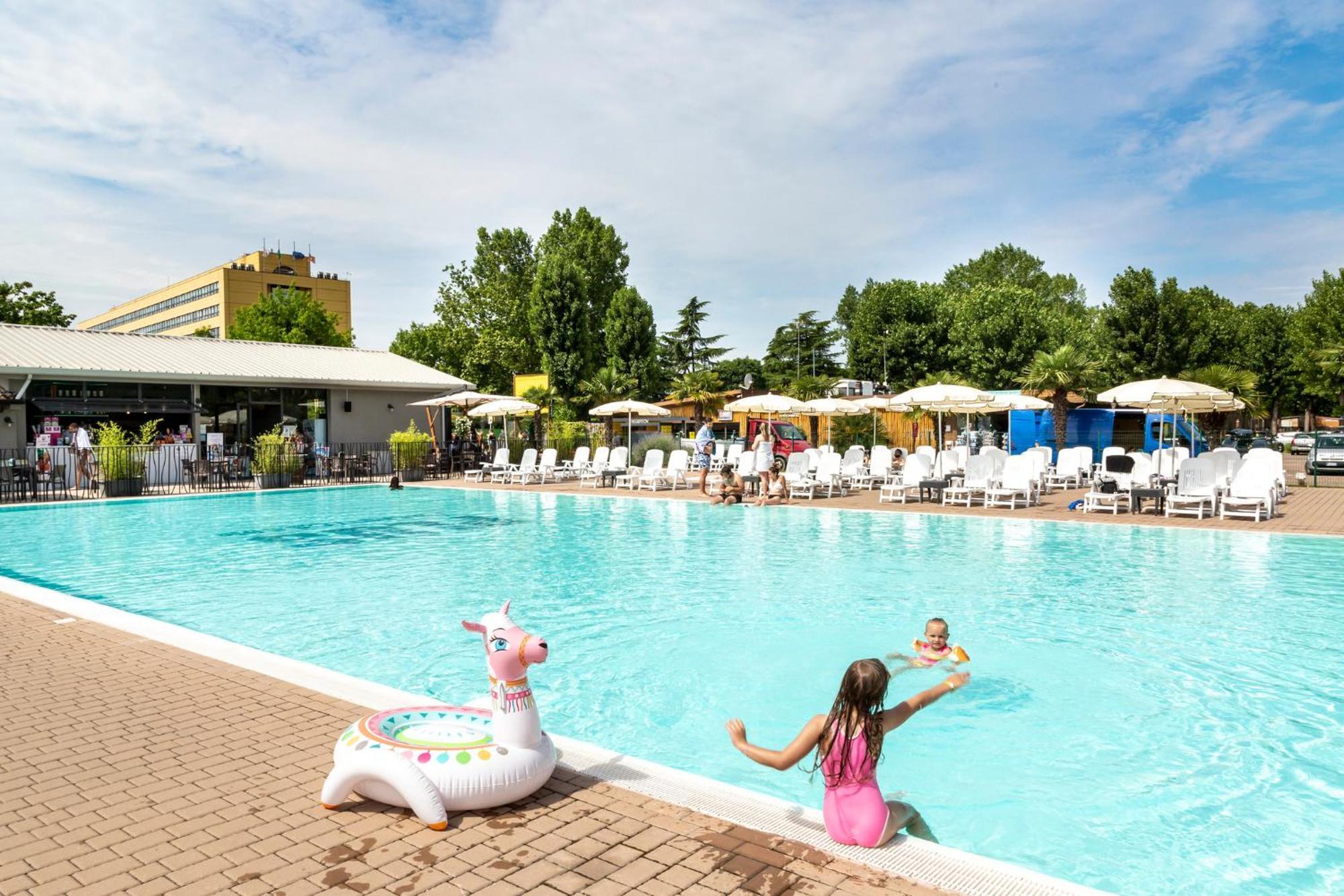 Hu Venezia Camping In Town Marghera Exterior photo
