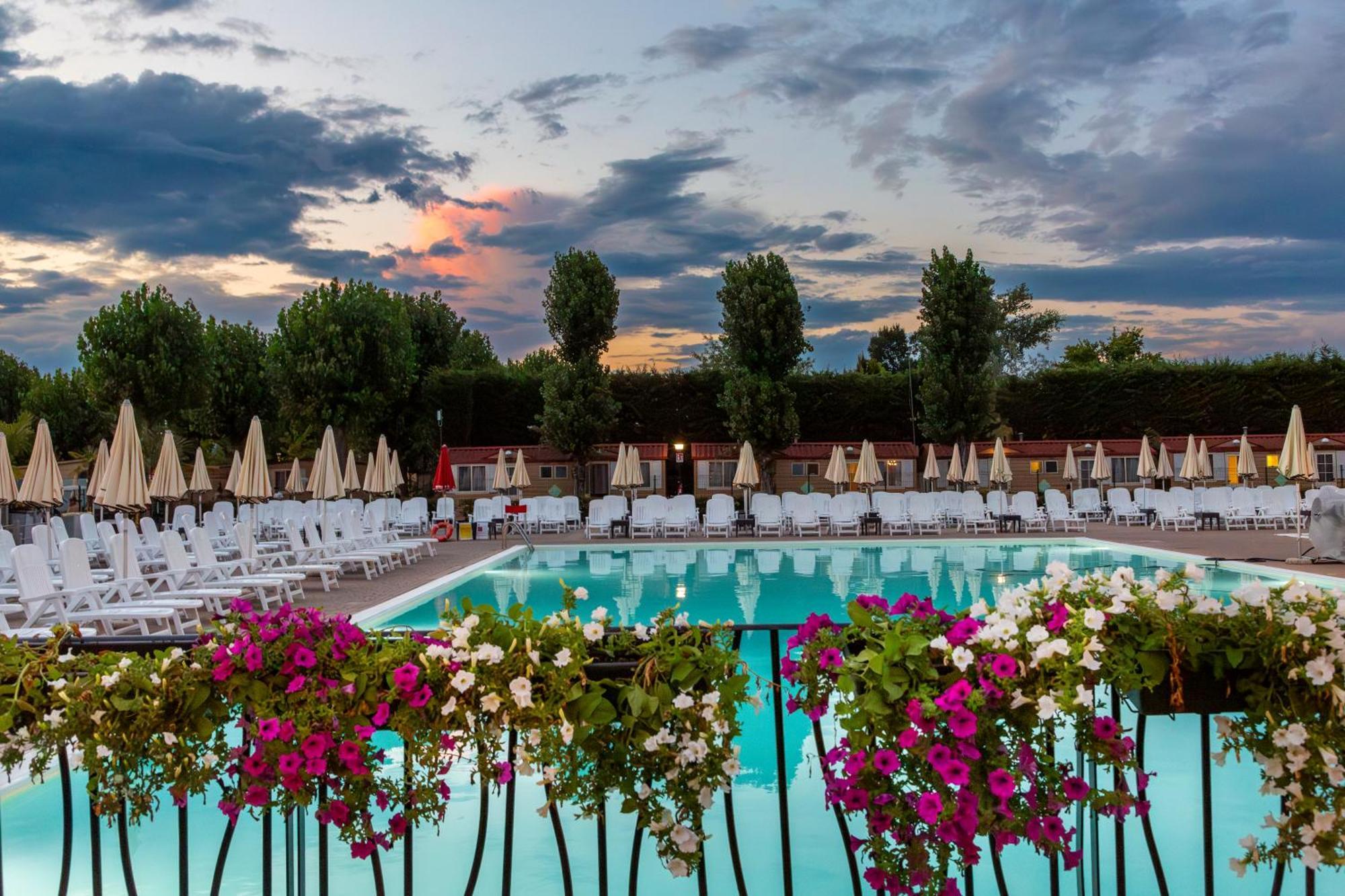 Hu Venezia Camping In Town Marghera Exterior photo